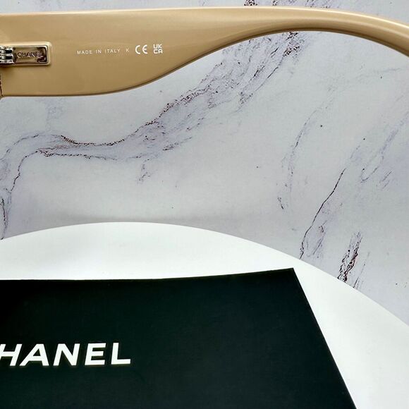 New CHANEL Sunglasses - Picture 8 of 16